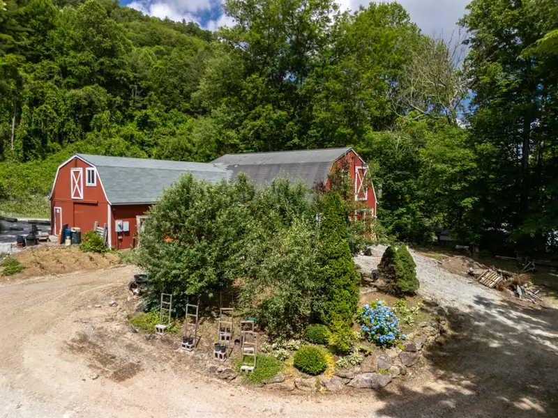 Serene 5.81-acre Retreat with Pavilion, Barn, Home, and Bold Creek Access
