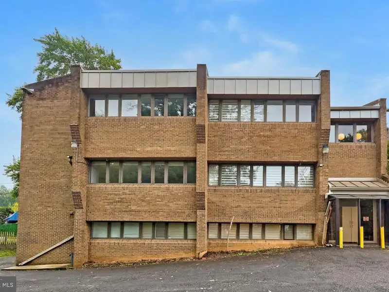 Commercial Building for Sale in Annandale - 8,202 Sq. Ft., Zoned C-3, Corner Lot