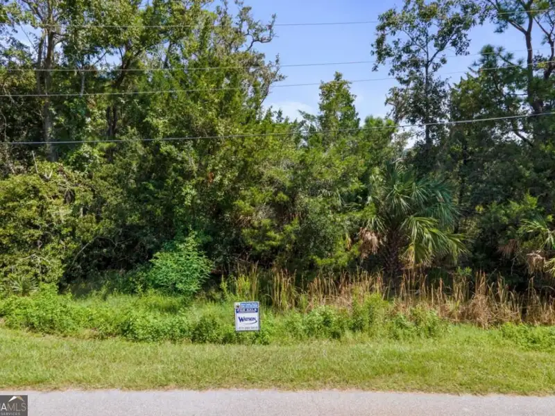 9,000 Sqft Industrial Building on 1.03 Acres in St. Marys, Ga