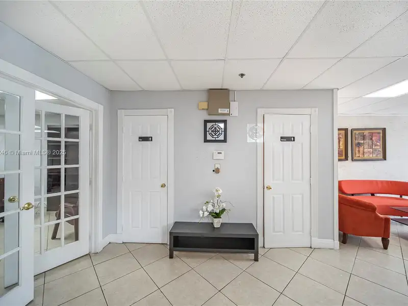 Commercial Property in Doral - Prime Location Near Miami International Airport and Amenities