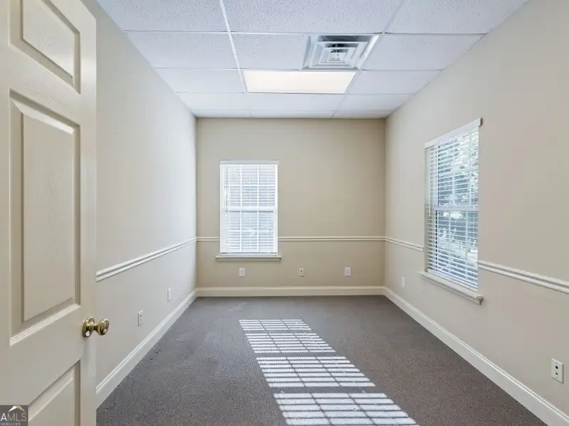 Versatile 7,900+ Sq Ft Medical Office Building in Prime Location Near Hospital