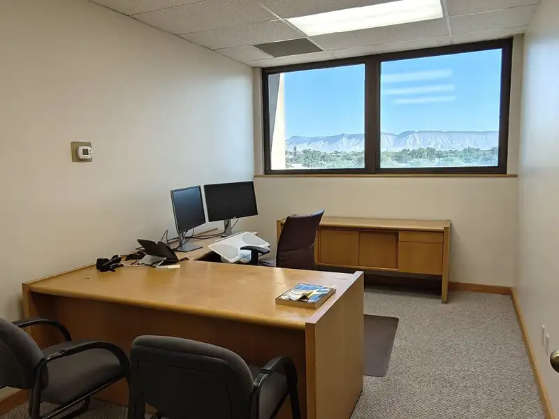 Large Office Building with Panoramic Views in Prime Downtown Location, 40,000 Sqft