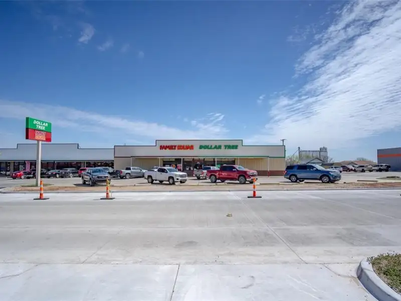 Nnn Lease Commercial Property with Family Dollar Tenant in Hinton, Ok
