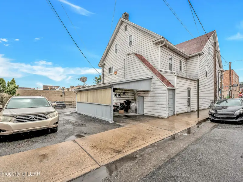 Five-unit Commercial and Residential Building in Prime Location with Recent Upgrades