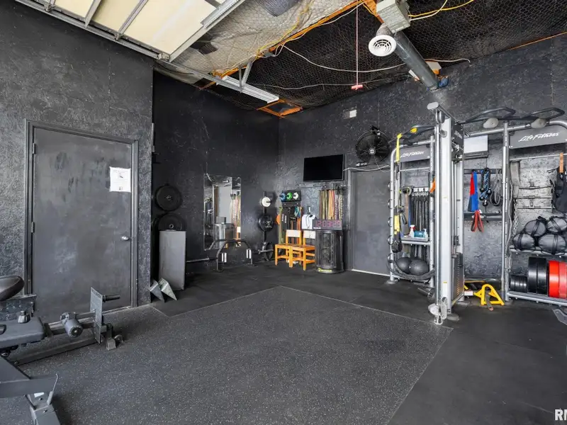 Turnkey Commercial Fitness Facility with Strong Membership Base in Prime Location
