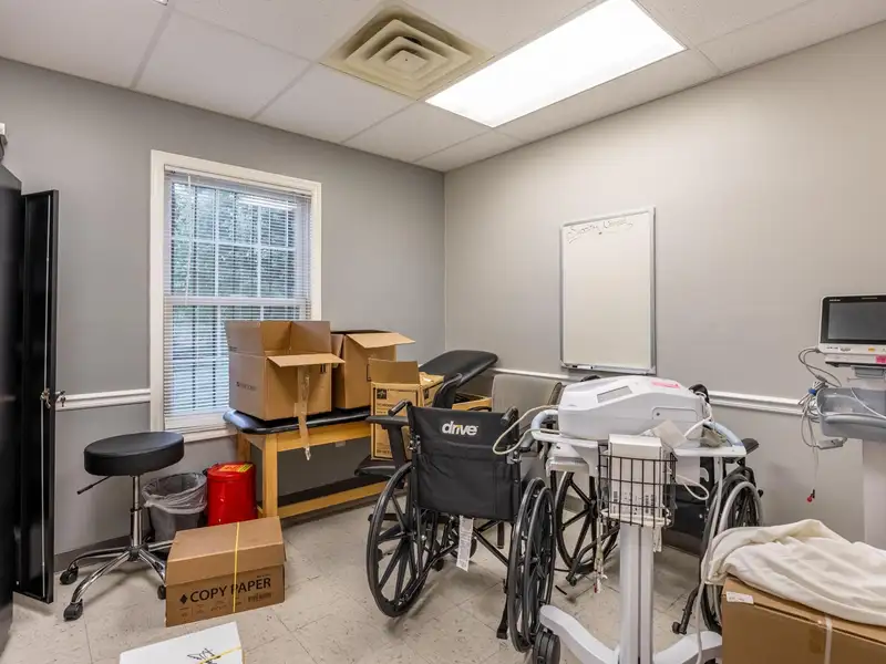 Medical Office Space for Lease in Cleveland, Tn – 12 Exam Rooms and Additional Features