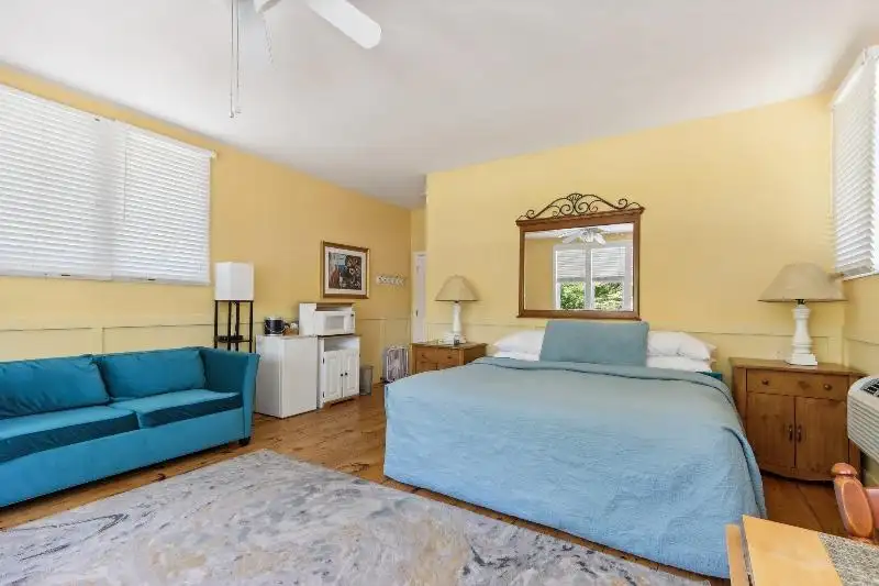 Turnkey B&b and Event Center in Wisconsin Dells with 17 Guest Suites