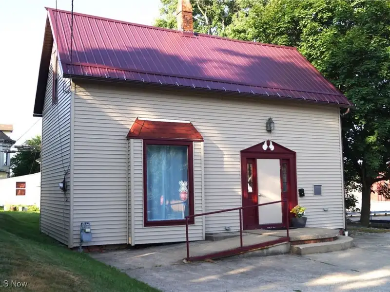 Versatile Commercial Space in High Visibility Location with Recent Upgrades