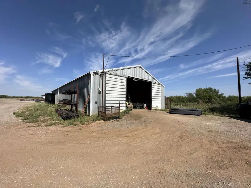 Commercial Property on 5.988 Acres with Warehouse and Storage Facilities
