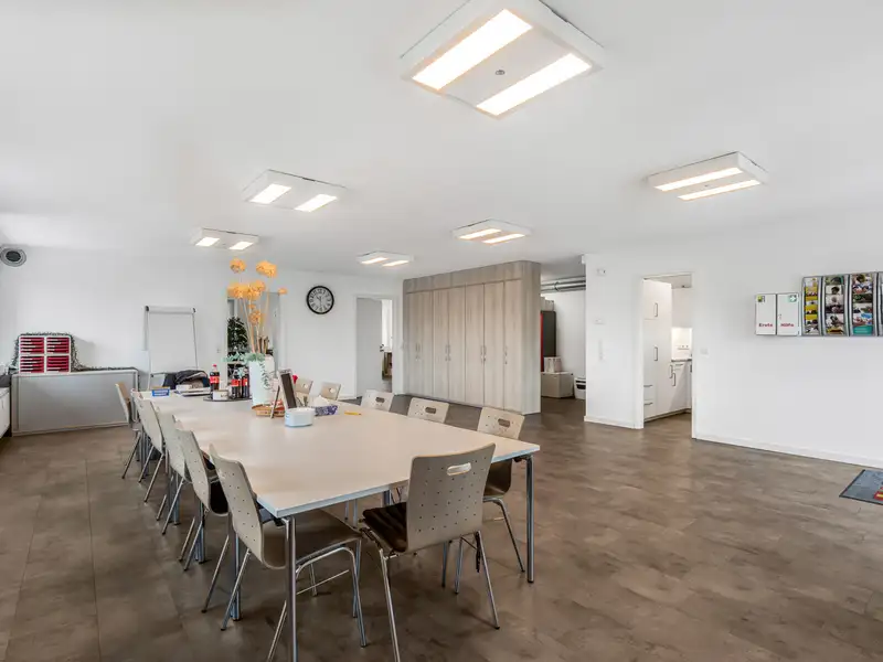 Versatile Self-storage Facility with Modern Office Space in Eckernförde