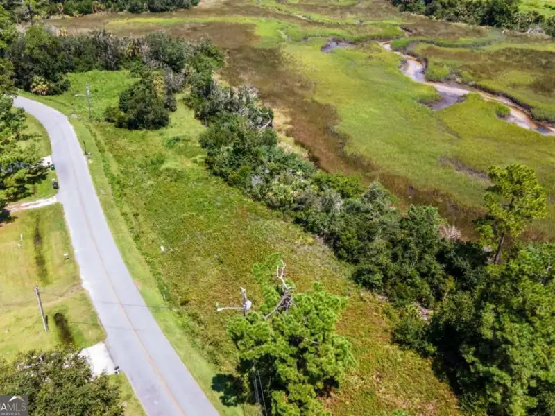 9,000 Sqft Industrial Building on 1.03 Acres in St. Marys, Ga