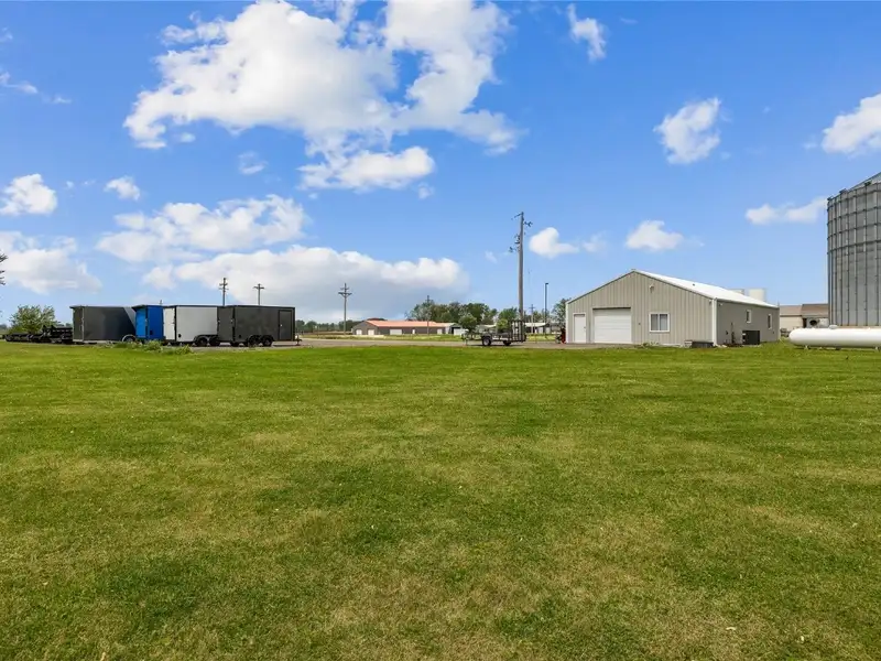 Commercial Building on Highway 20 Near Jesup, Ia with 4 Acres of Potential