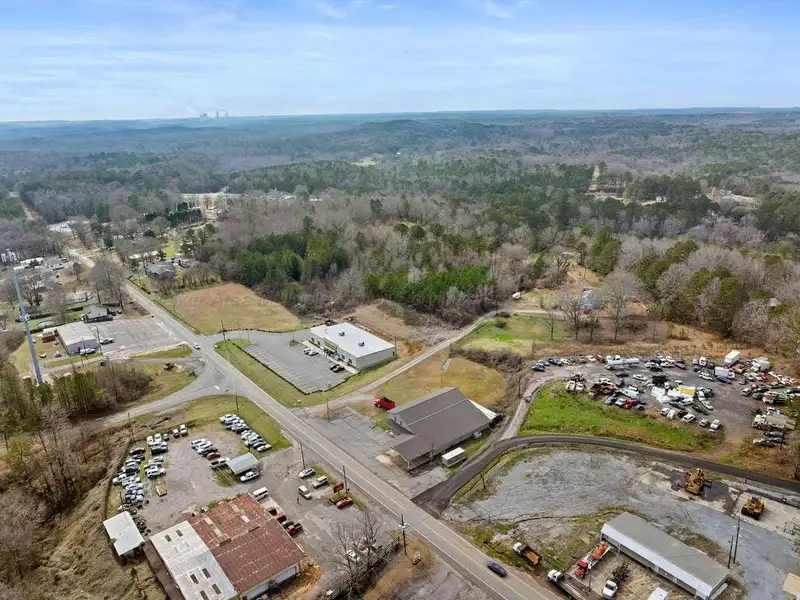 Versatile 8,370 Sqft Property with Storage and Kitchen Near Interstate
