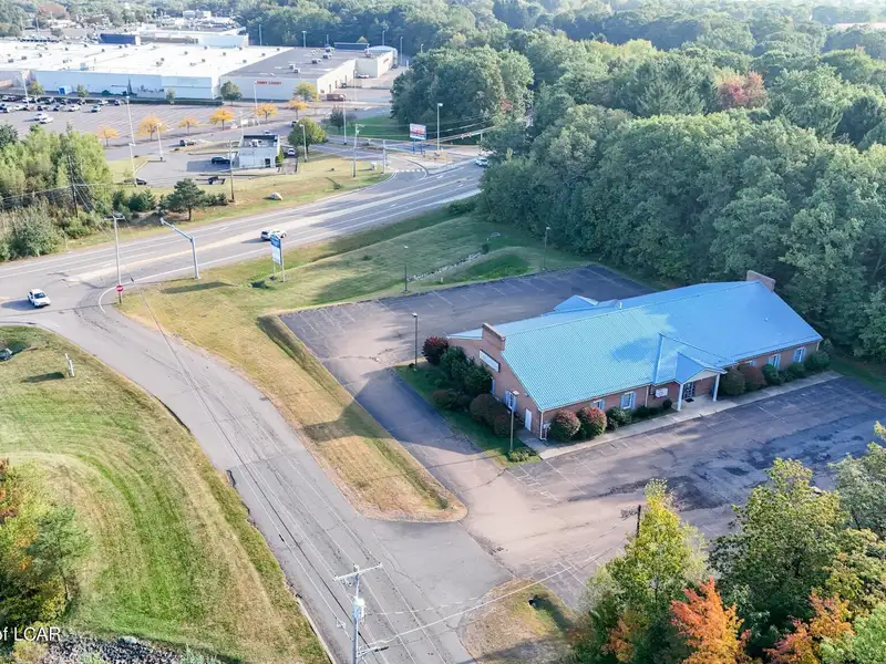 Versatile 6,844 Sq Ft Commercial Property Near Laurel Mall and Major Interstates