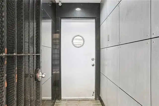 Historic 3-bedroom Residence with Rooftop Terrace in Cbd, Plus 1-bedroom Unit for Rental