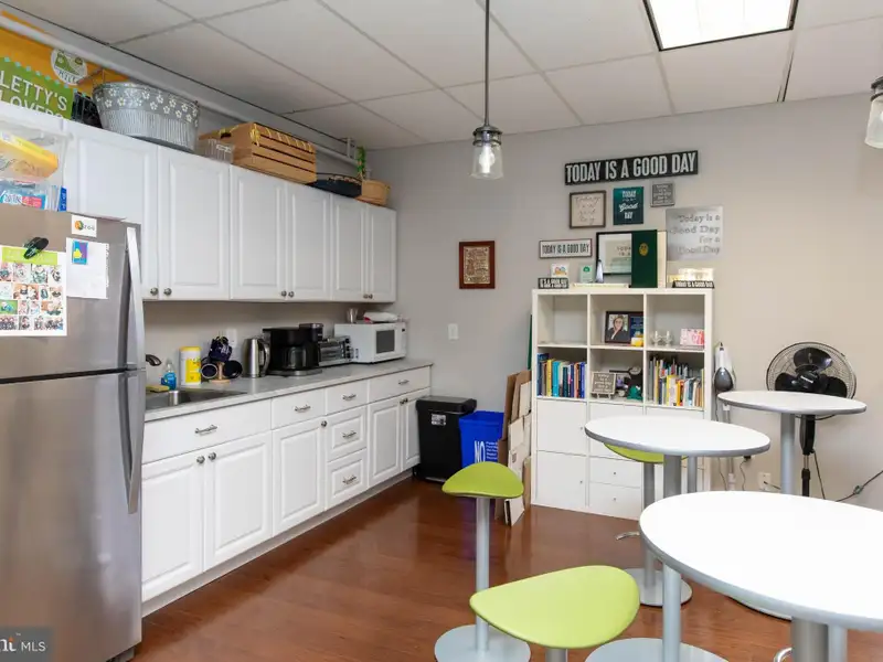 Mixed-use Commercial Property with Office, Garage, and Apartment in Flourtown