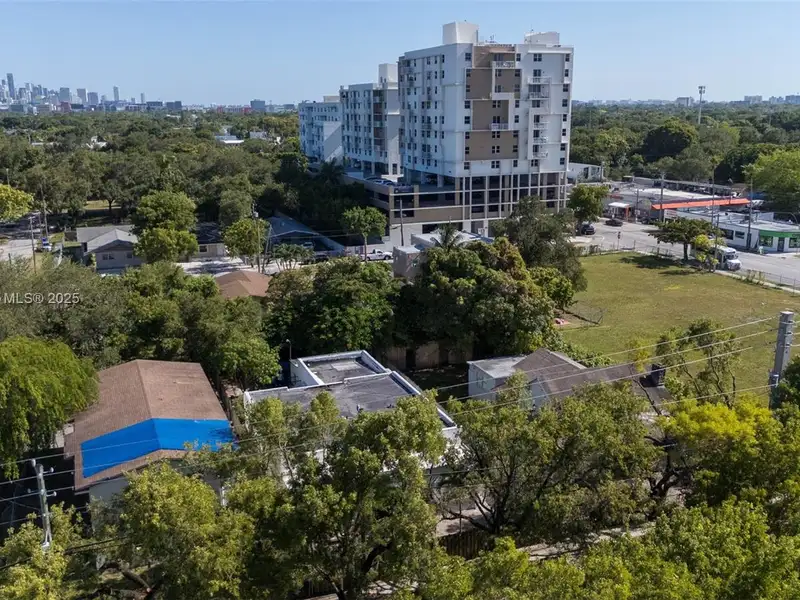 5-unit Multifamily Property in Miami's Opportunity Zone with Development Potential and Upgrades
