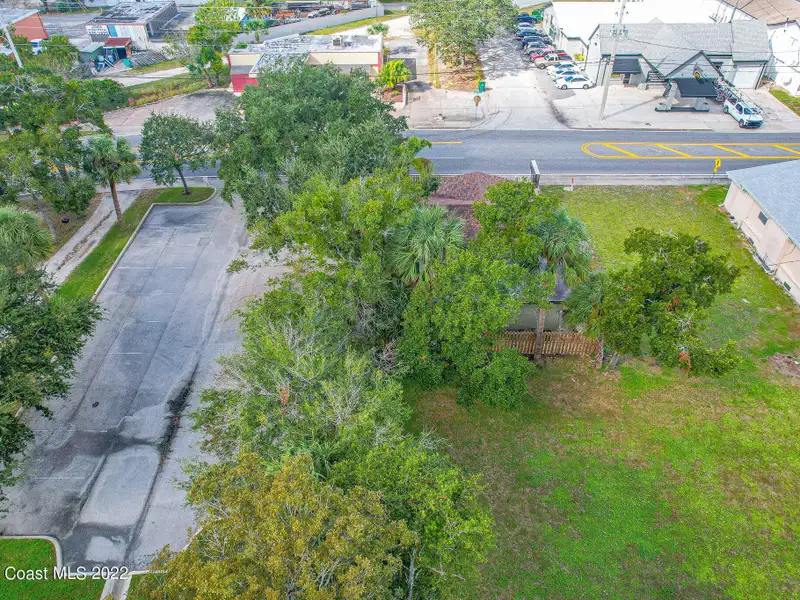 Versatile 1,092 Sq. Ft. Commercial Building Near Cocoa Village with Ample Parking