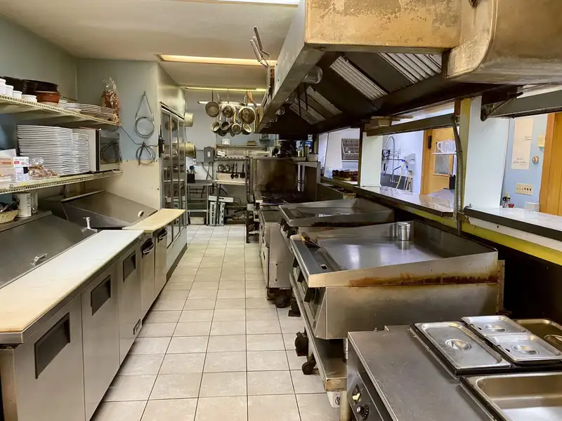 Turnkey Restaurant Opportunity in High-traffic Woodsville/haverhill, Nh with Growth Potential
