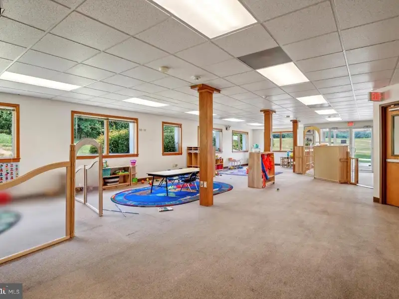 Multi-building Investment on 7 Acres: Barn, Farmhouse, and Warehouse with Rental Income