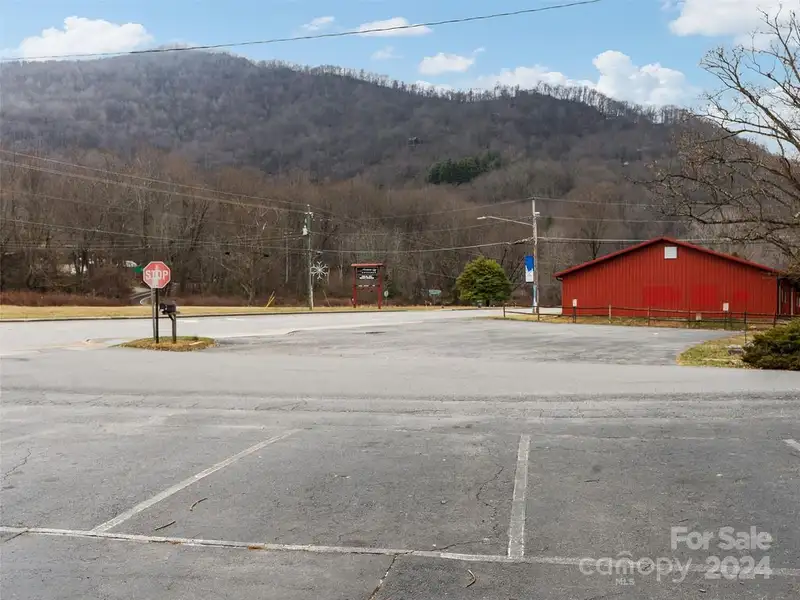 Commercial Restaurant and Brewery with Mountain Views in Maggie Valley