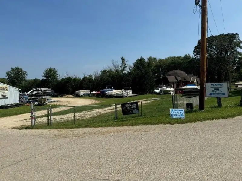 Premier Full-service Marina with 95 Slips on Rock River, Direct Lake Access
