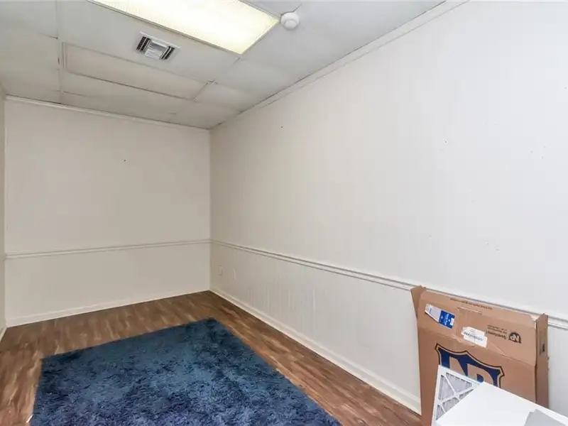Prime Commercial Space with Dual Storefronts in Midtown, Mobile