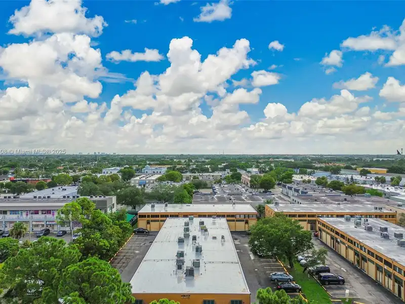 Office Warehouse with Dedicated Space in Kendall Park Commercial Area