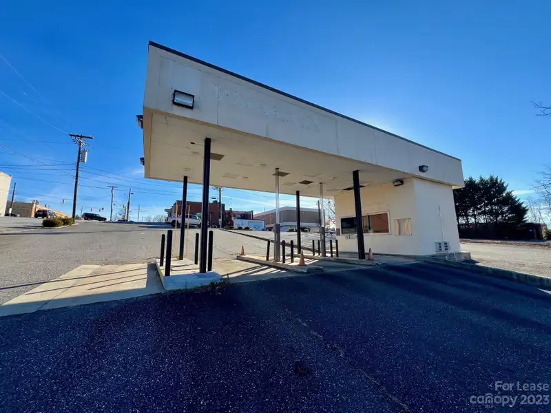 Paved Commercial Lot with Drive-thru in Prime Location Near Hwy 16 and Hwy 64/90