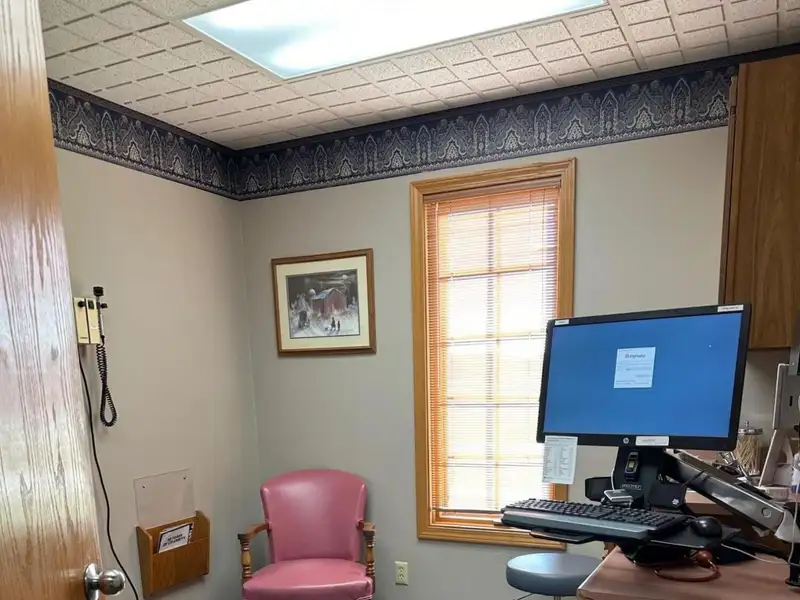 Versatile Commercial Property with Medical History on 2.3 Acres in Nx City