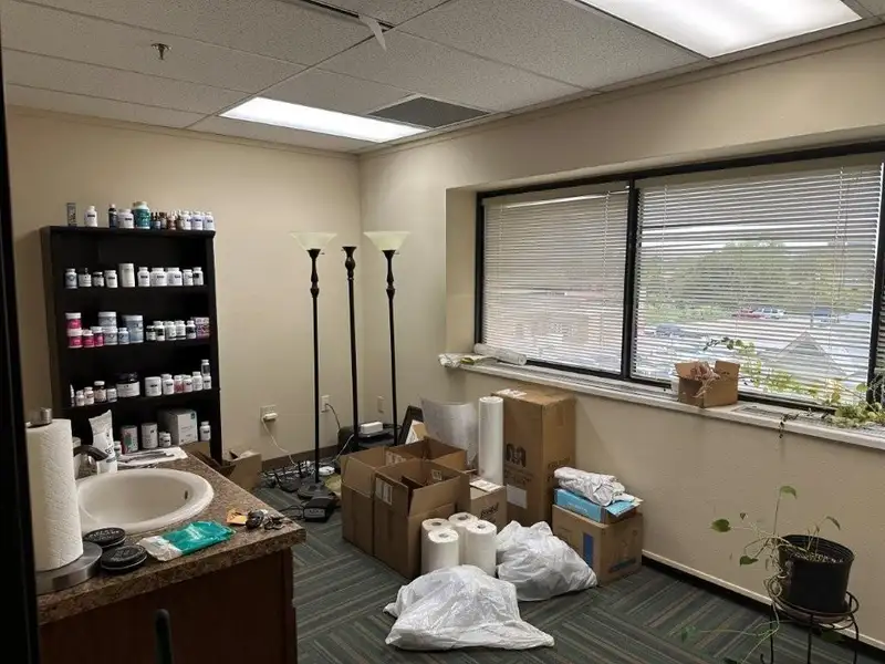 Office Suite for Lease in Bank of Colorado Building, Grand Ave, 1,173 Sf