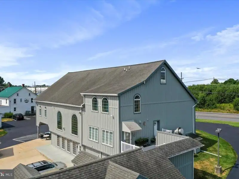 Unique Barn and Farmhouse with Commercial Potential Near Hagerstown, Md