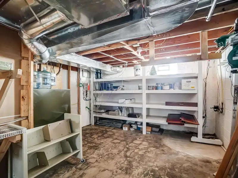 Standalone Commercial Building with Office Suite in Prime Hilliard Location