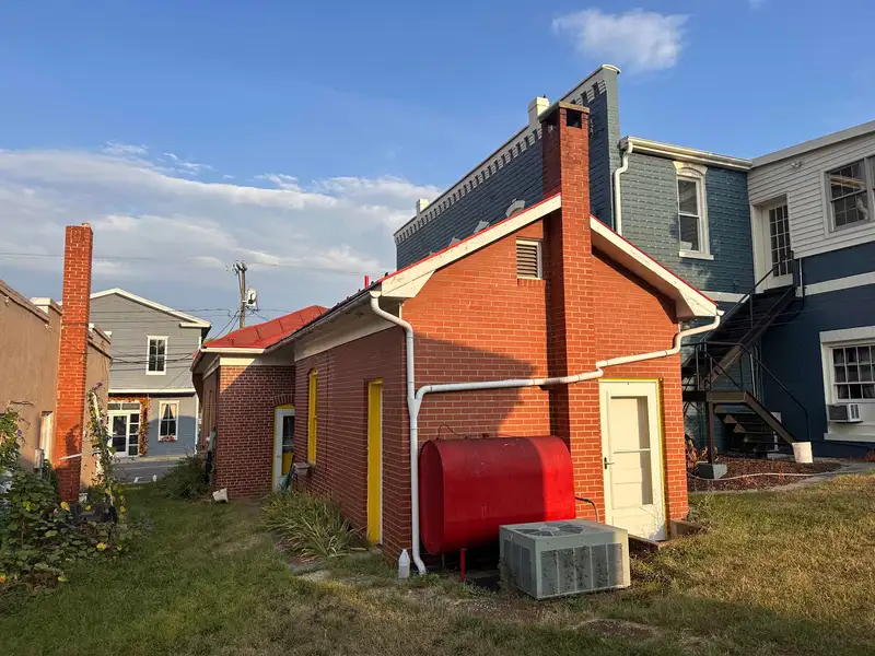 Historic Commercial Storefront in Downtown Broadway, Va – Versatile Space with High Visibility