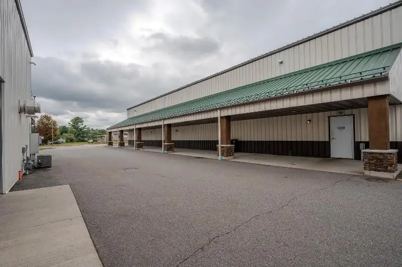 Prime Retail and Warehouse Buildings for Sale on Main St with High Traffic Counts