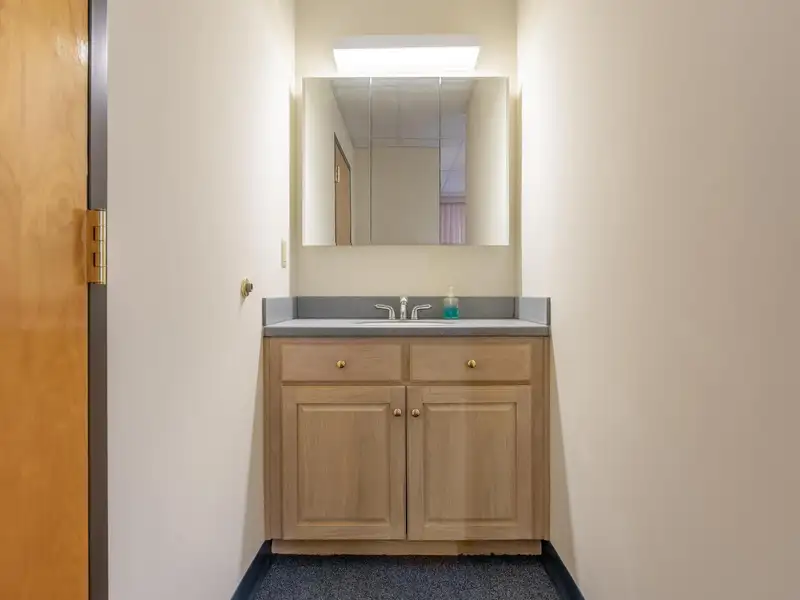 Cleveland, Tn Office Suites for Lease - Newly Remodeled, 2,400 & 2,164 Sq Ft