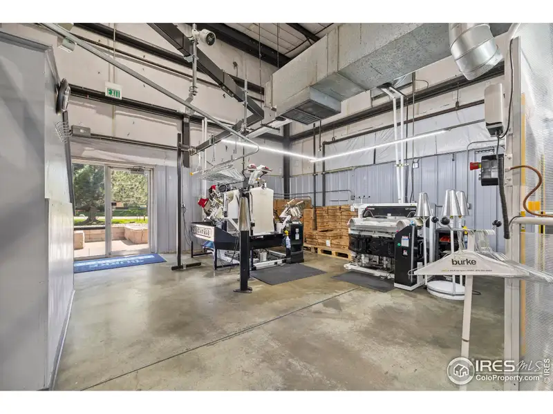 Multi-property Sale: 5818 - 5821 Lockheed Ave, Comprehensive Specifications Available