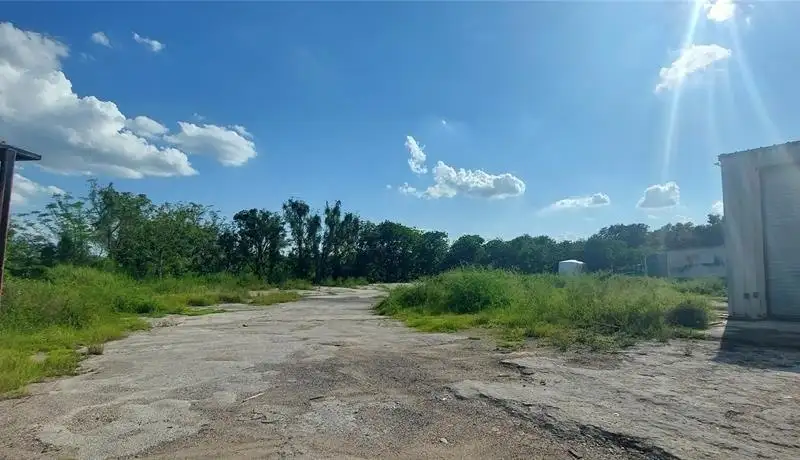 10.94 Acres with 7,500 Sq Ft Warehouse on High-visibility State Rd 46 Frontage