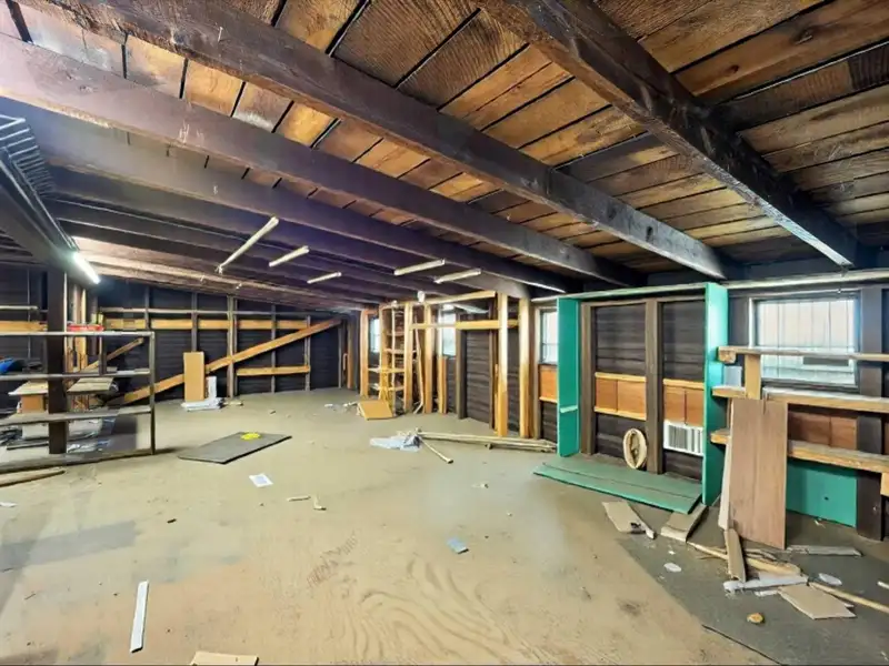 Commercial Retail/warehouse with Charming Colonial Home in High-traffic Corner Location