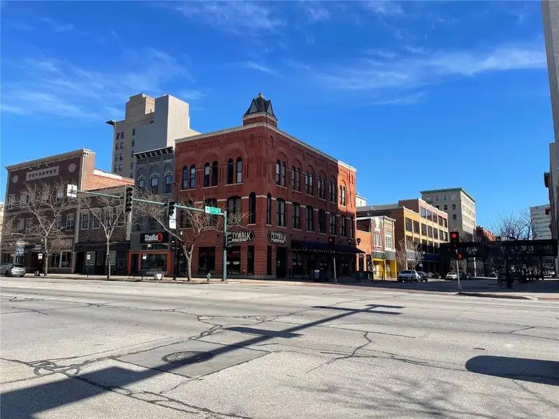 Downtown Cedar Rapids 3,500 Sf Second Floor Office Space for Lease