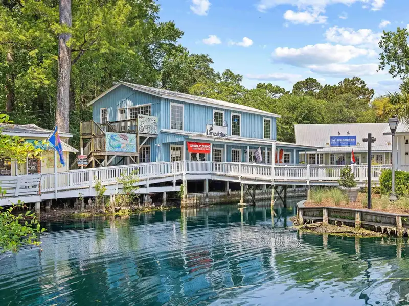 Retail Space for Lease in Pawleys Island's Island Shops - 1,722 Sf