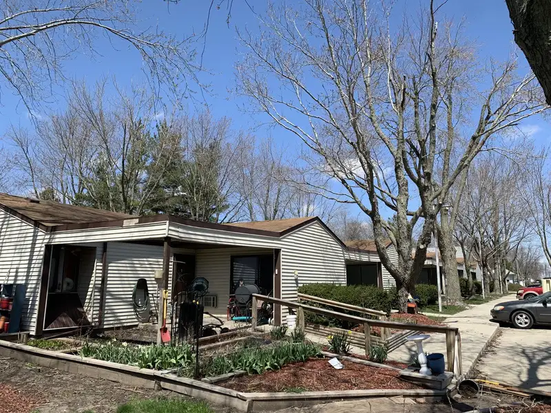 10-unit Usda Subsidized Property in Colfax, Includes Package with 34 Units in Gibson City