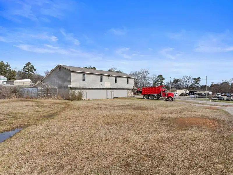 Versatile 8,370 Sqft Property with Storage and Kitchen Near Interstate
