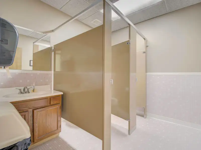 Move-in Ready 5,000 Sq Ft Commercial Space in Prime Edgewood Location