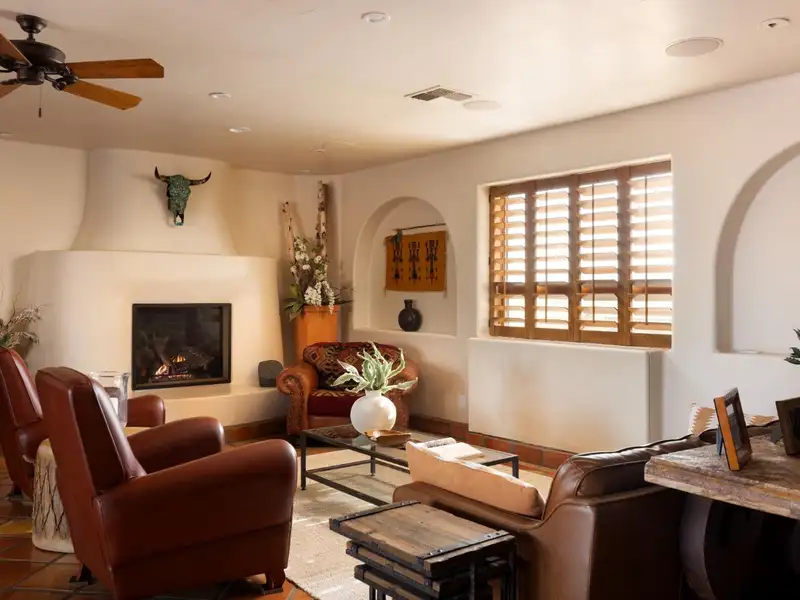 Luxury Estate with Stunning Views, Pool, Wine Cellar, and Extensive Amenities in Friant