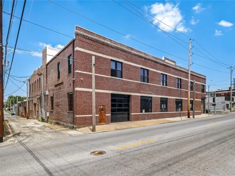 Mixed-use Commercial Property with Retail, Offices, and Apartments in Downtown Joplin