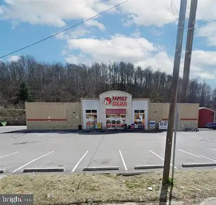 Investment Opportunity: Family Dollar Lease with 8% Cap Rate, 31 Parking Spaces