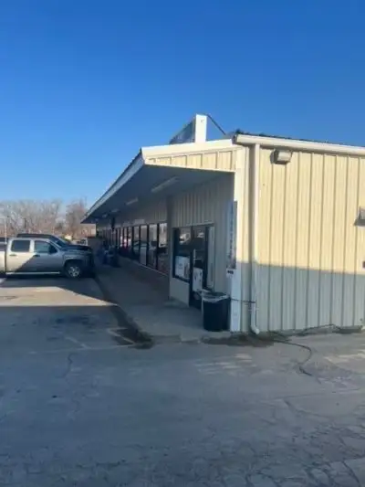 Established Truck Stop and Convenience Store with Restaurant in High-traffic Location