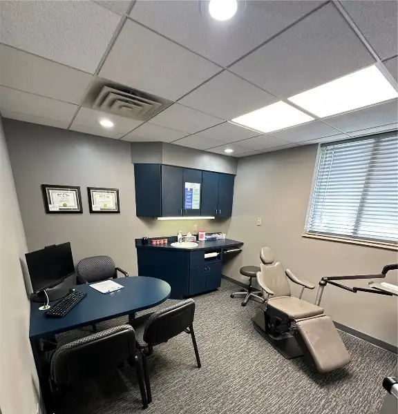Versatile 2582 Sf Commercial Space in High Visibility Location with Excellent Parking