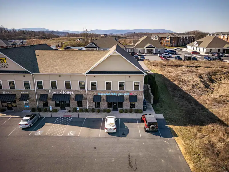 Pre-sale: Multi-unit Cold Shell Buildings Near I-64 & Augusta Health, 1625-5000 Sq Ft